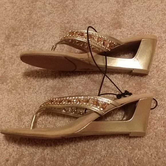 Shoe - Picture 5 of 8